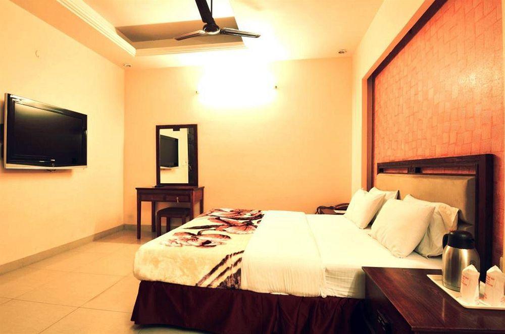 Hotel Sunrise Delhi  Exteriör bild