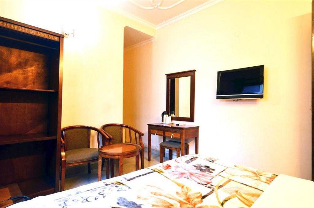 Hotel Sunrise Delhi  Exteriör bild