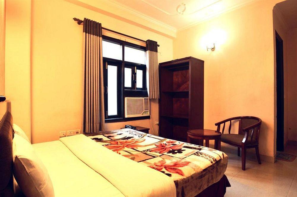 Hotel Sunrise Delhi  Exteriör bild