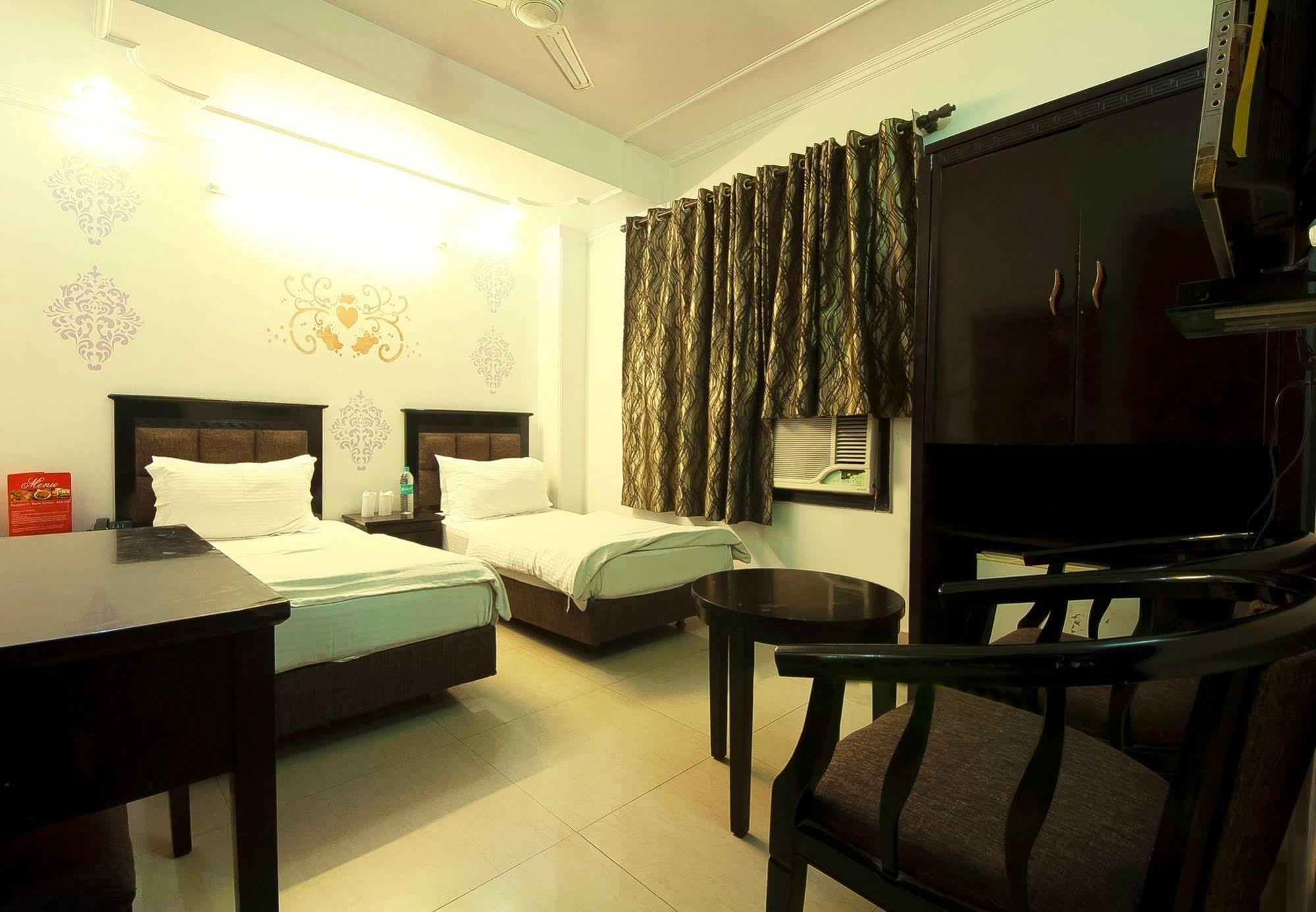 Hotel Sunrise Delhi  Exteriör bild