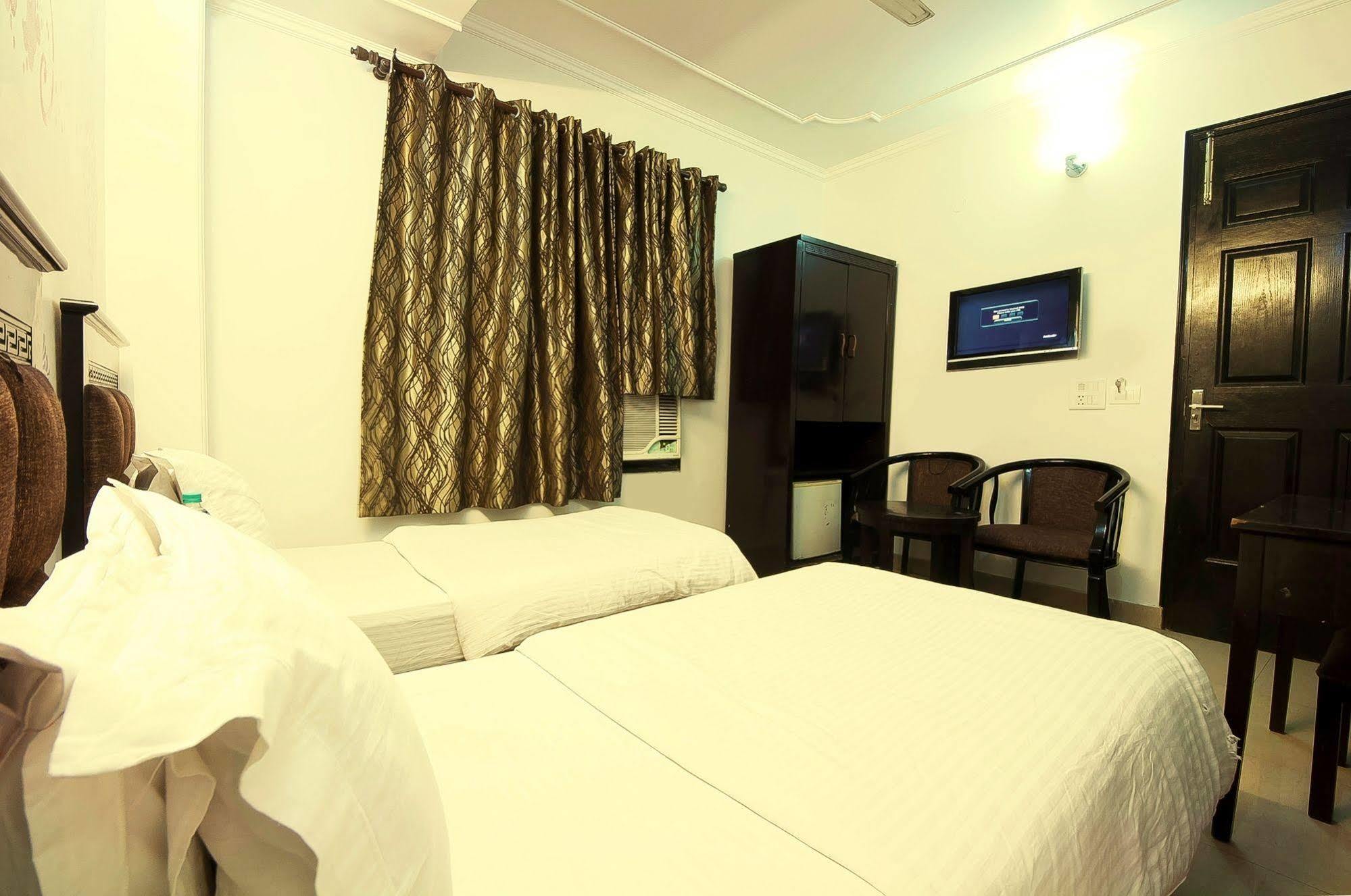 Hotel Sunrise Delhi  Exteriör bild